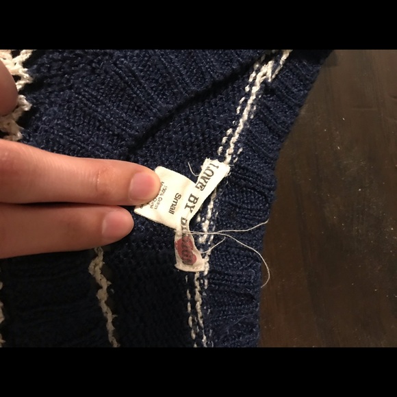 Small navy sweater with buttons down the back - Picture 3 of 3